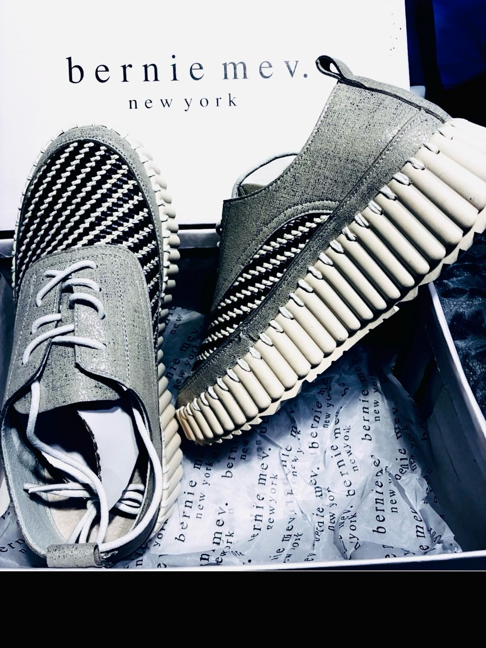 #391|Bernie mev. Black and White Woven Platform Sneakers